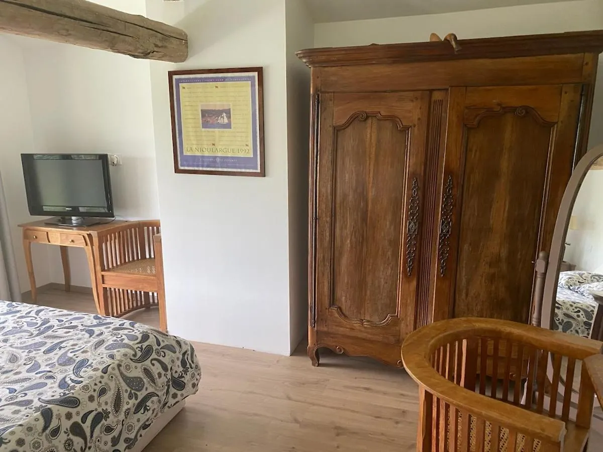 Annicq Et Georges-Marie Bed & Breakfast Couret